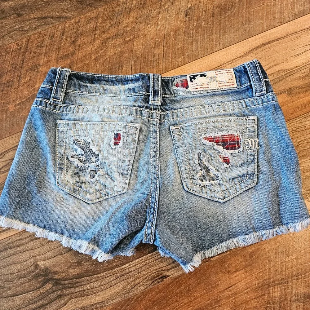 MissMe Shorts - Picture 2 of 2